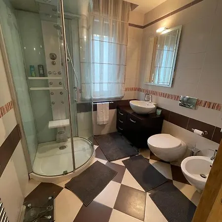 Chabi Flat Verona